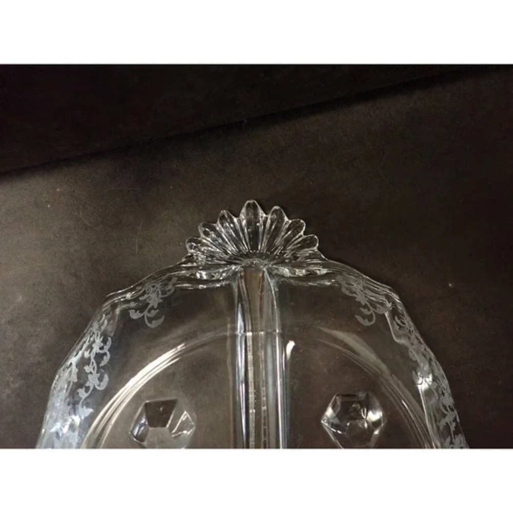 Vintage Fostoria Clear Navarre Etched Footed Baroque Glass Divided Relish Dish‎